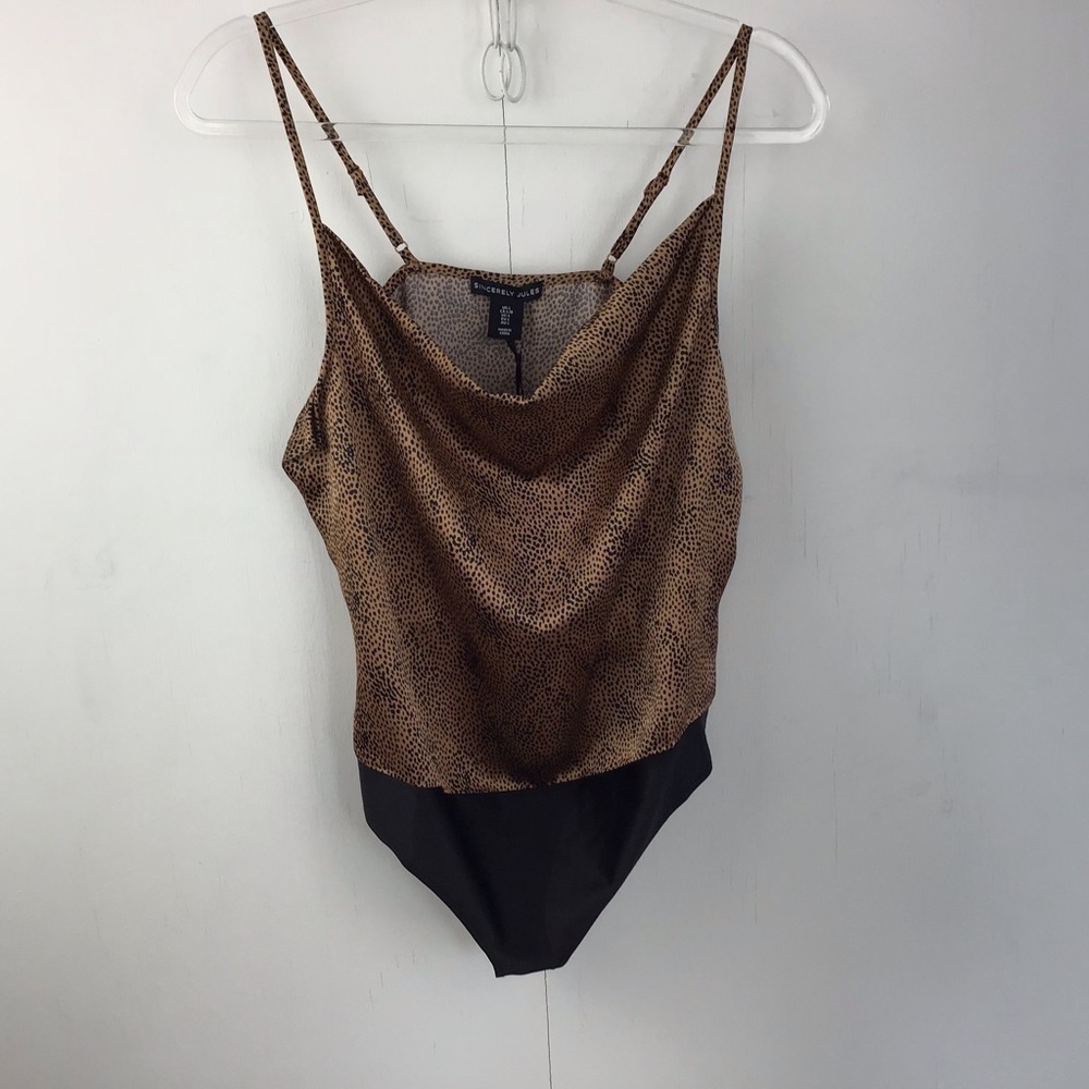 Sincerely Jules spaghetti strap Y2K ditzy print flowy, drapey body suit. Lg NWT